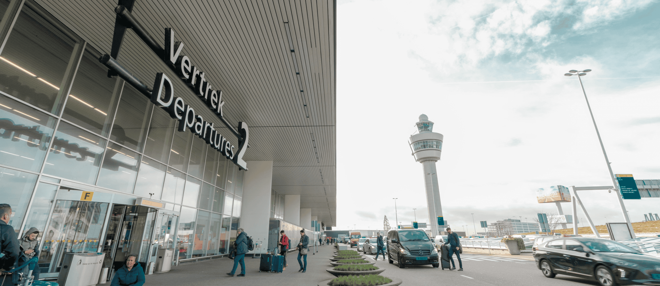 Vertrekhal-Amsterdam-Schiphol-Airport